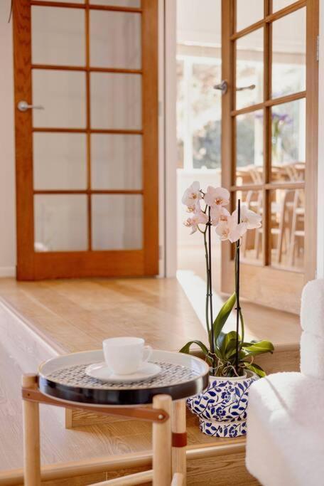 Modern Lifestyle Retreat With Stunning City View Оукланд Екстериор снимка