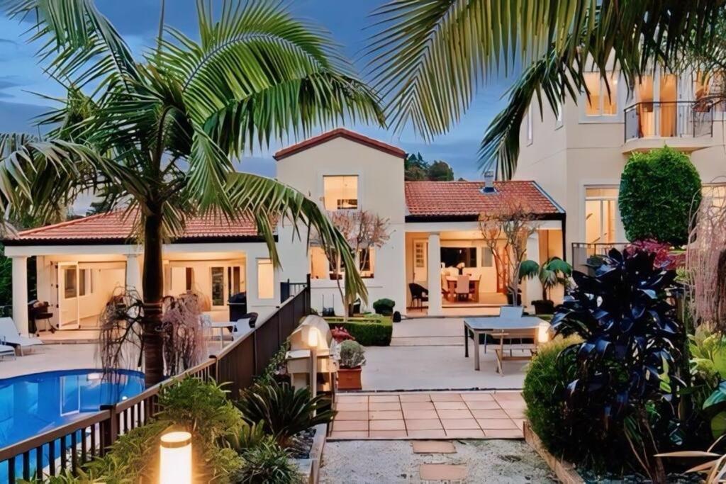 Modern Lifestyle Retreat With Stunning City View Оукланд Екстериор снимка